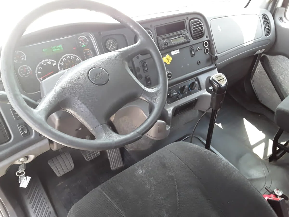 2016 Freightliner M2 112 - image 11