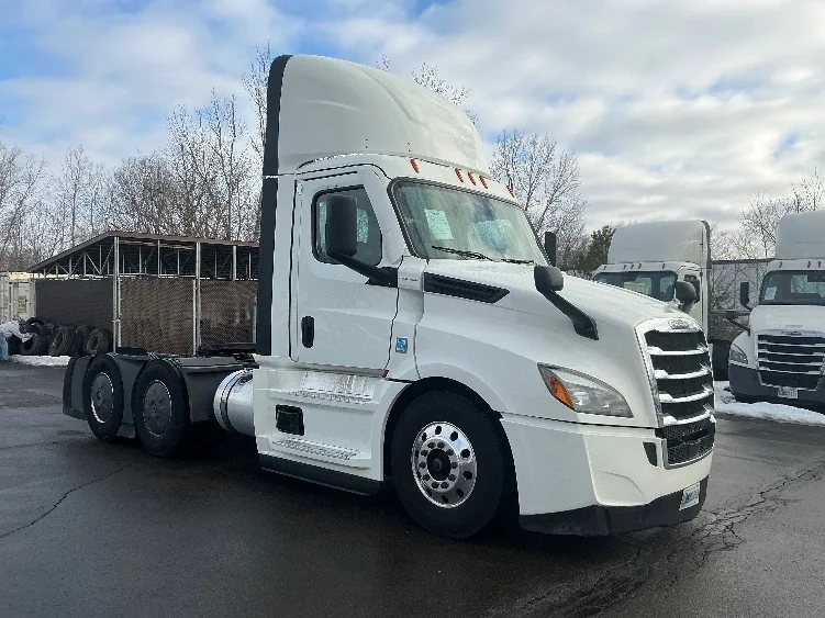 2022 Freightliner Cascadia in Dayton, OH