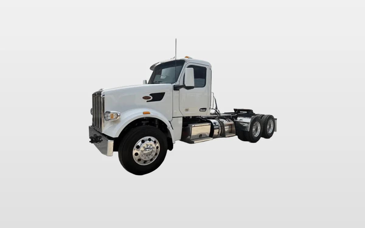 2027 Peterbilt 567 - image 1