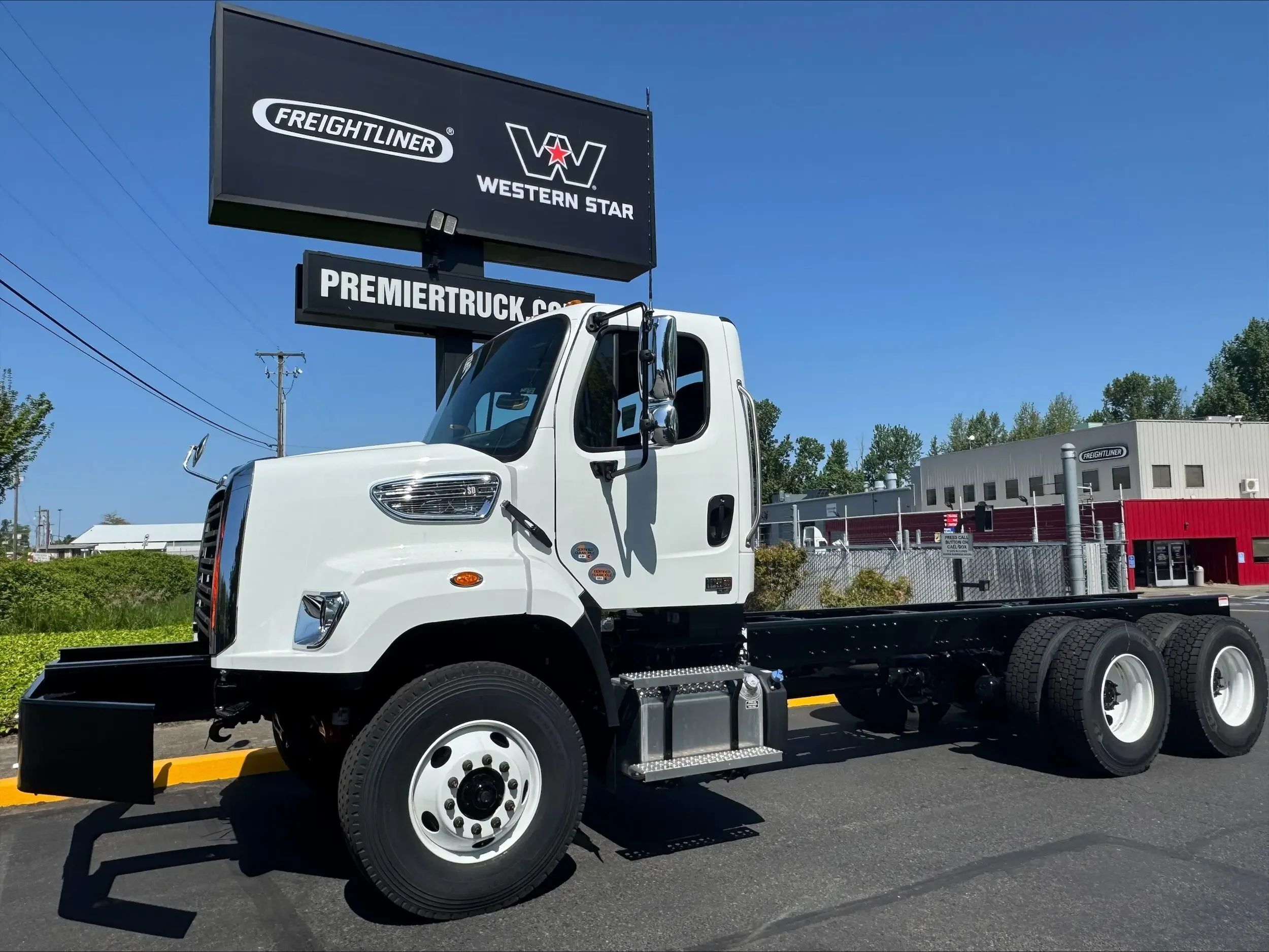 2025 Freightliner 108SD in Portland, OR