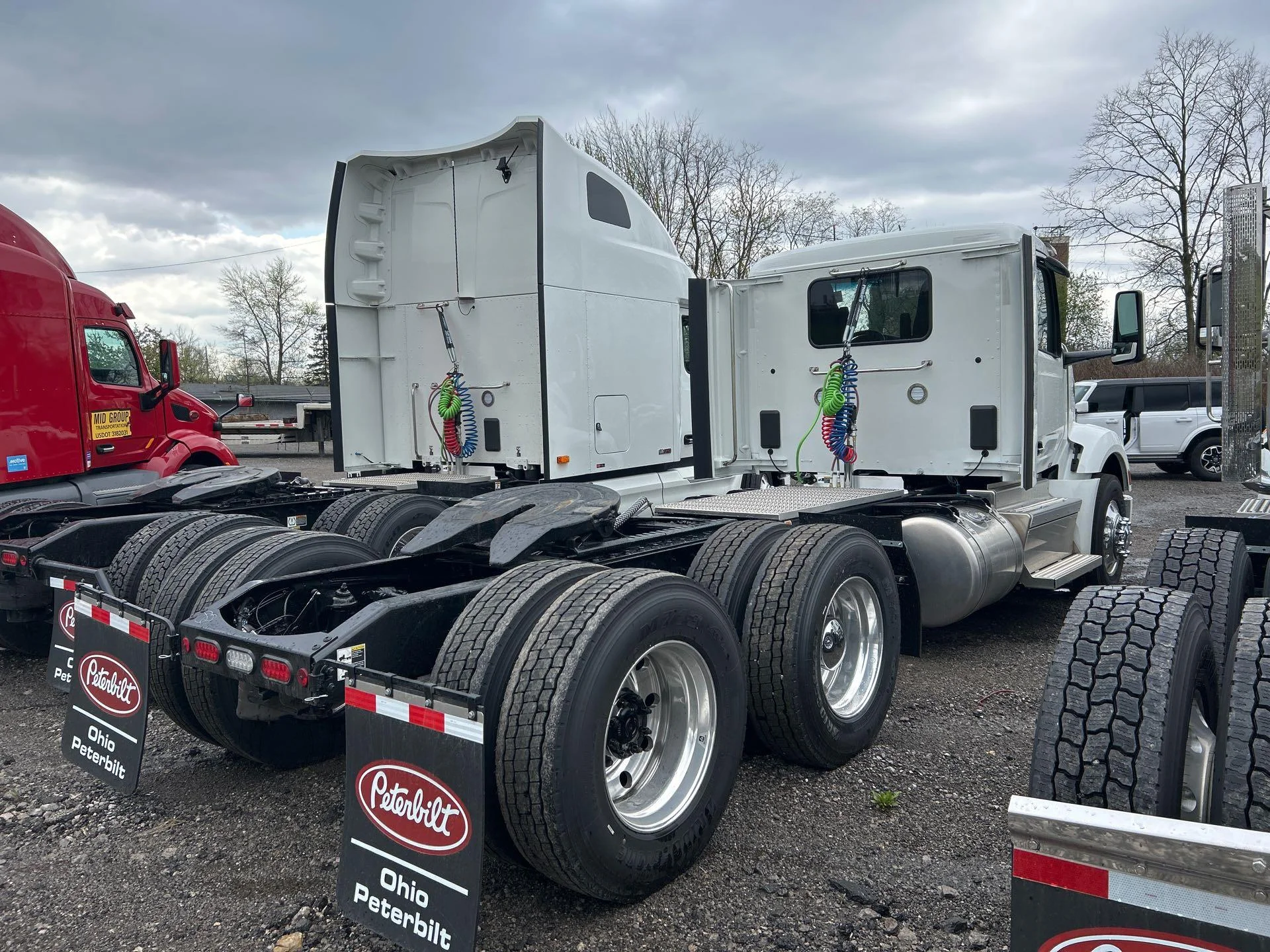 2027 Peterbilt 579 in Youngstown, OH — photo 3