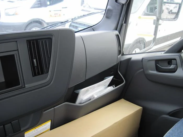 2025 Isuzu NRR - image 8