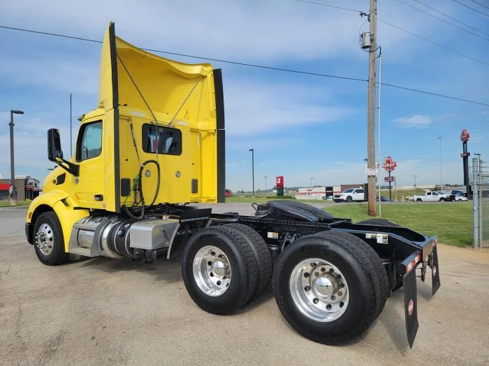 2021 Peterbilt 579 - image 7