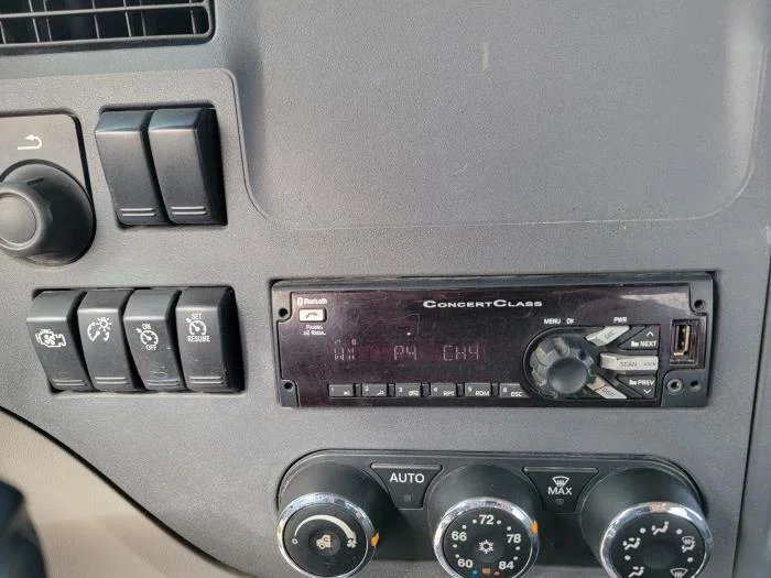 2021 Peterbilt 579 - image 18