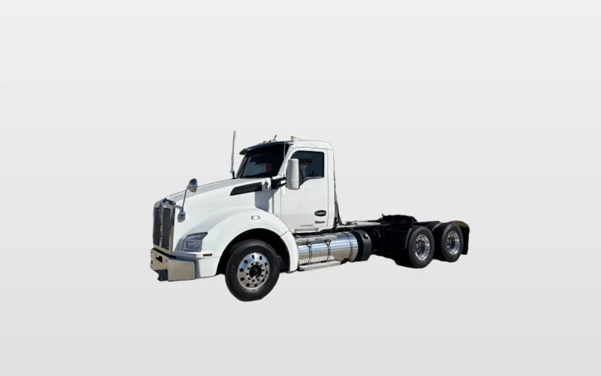 2022 Kenworth T880 - image 1