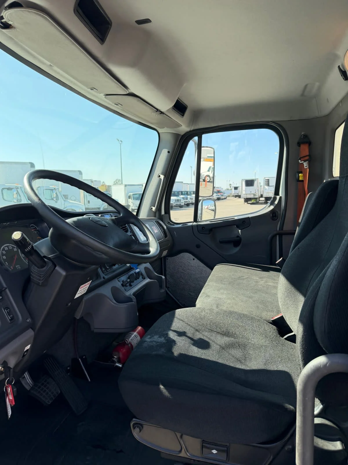 2018 Freightliner M2 106 in Fontana, CA — photo 7