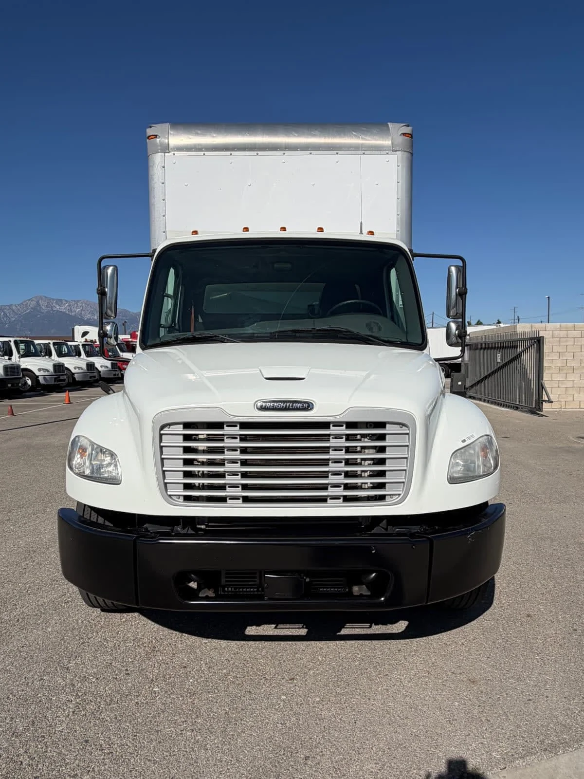2018 Freightliner M2 106 in Fontana, CA — photo 2