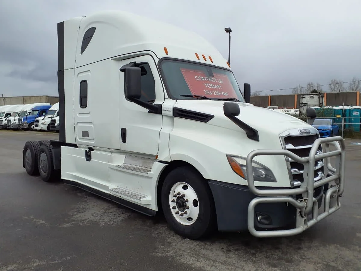 2020 Freightliner Cascadia in Tacoma, WA — photo 3