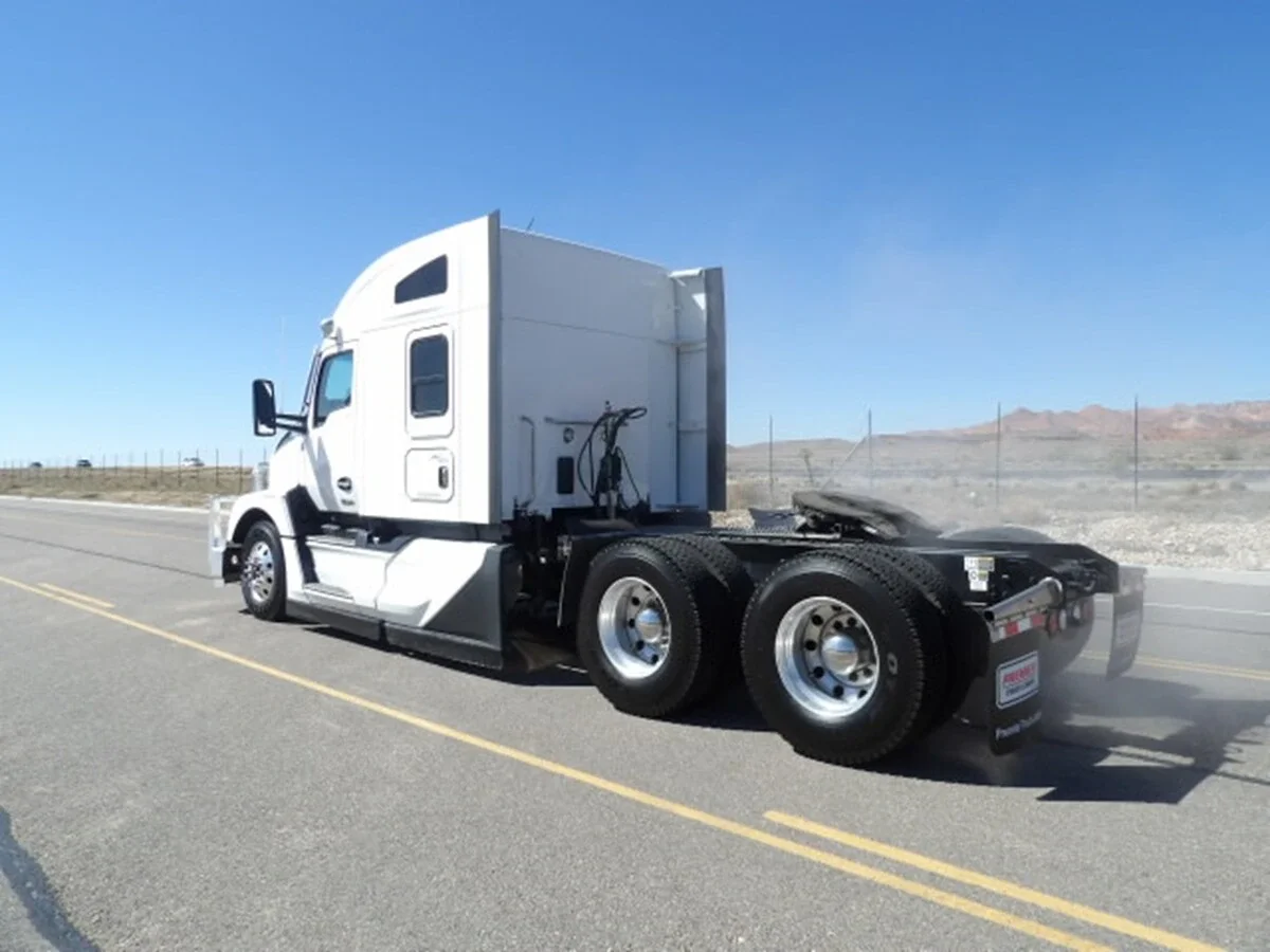2023 Kenworth T680 - image 4