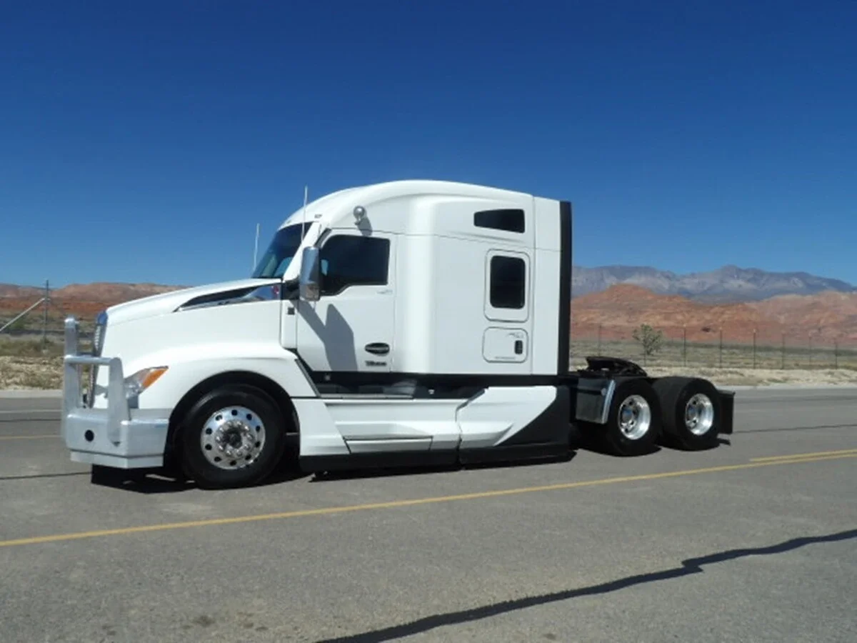 2023 Kenworth T680 - image 2