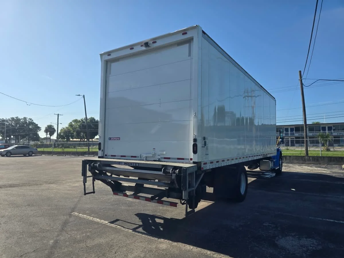 2019 Freightliner M2 106 in Tampa, FL — photo 6