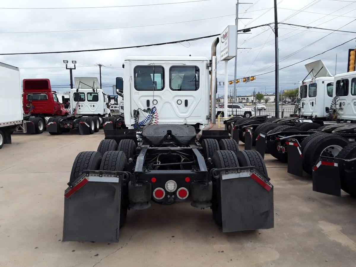 2021 Freightliner Cascadia - image 5
