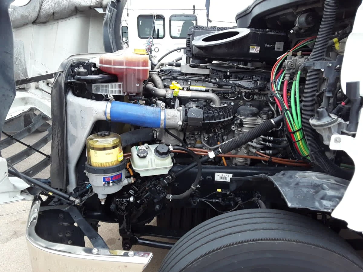 2021 Freightliner Cascadia - image 8