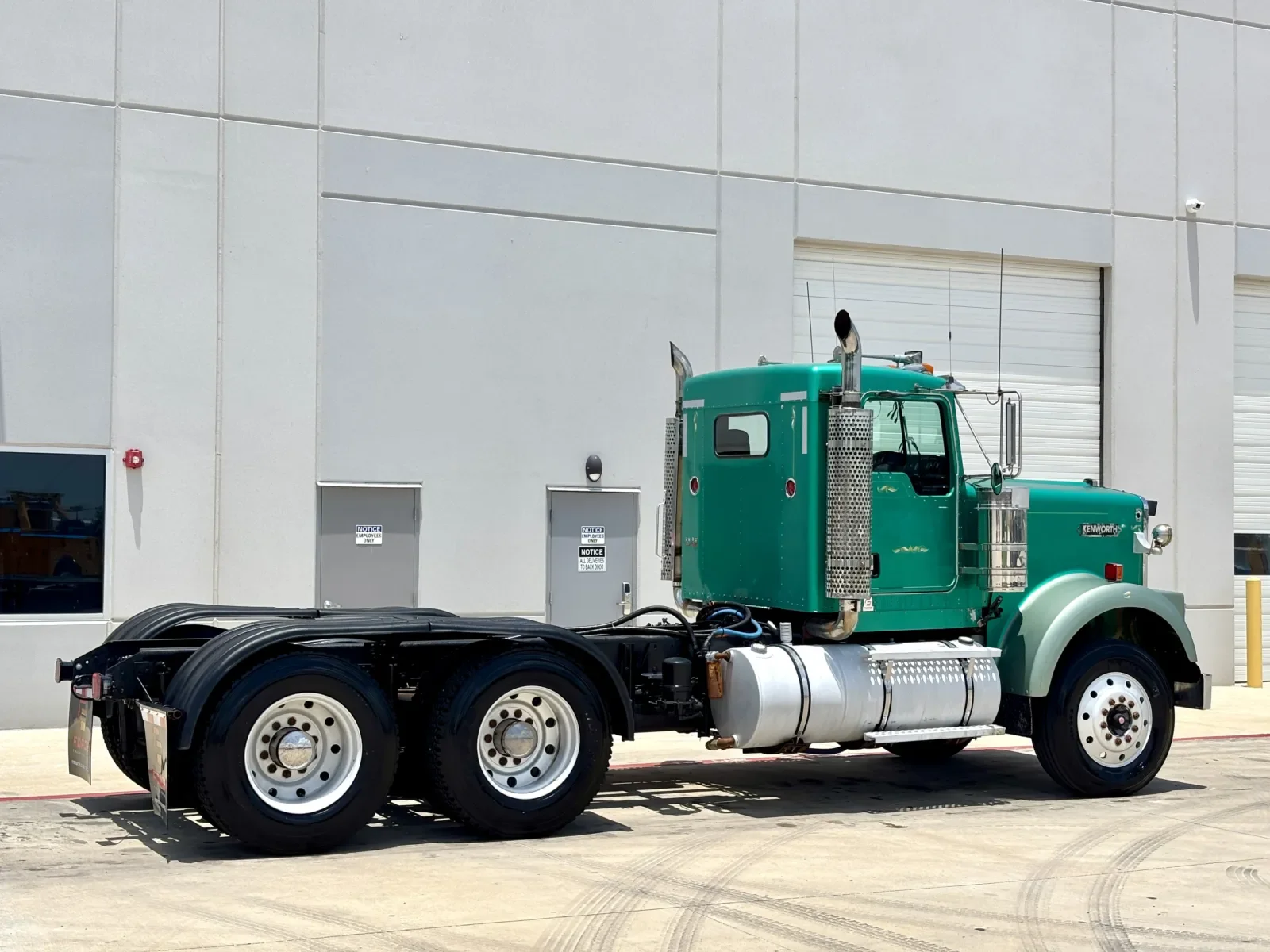 2003 Kenworth W900 - image 5