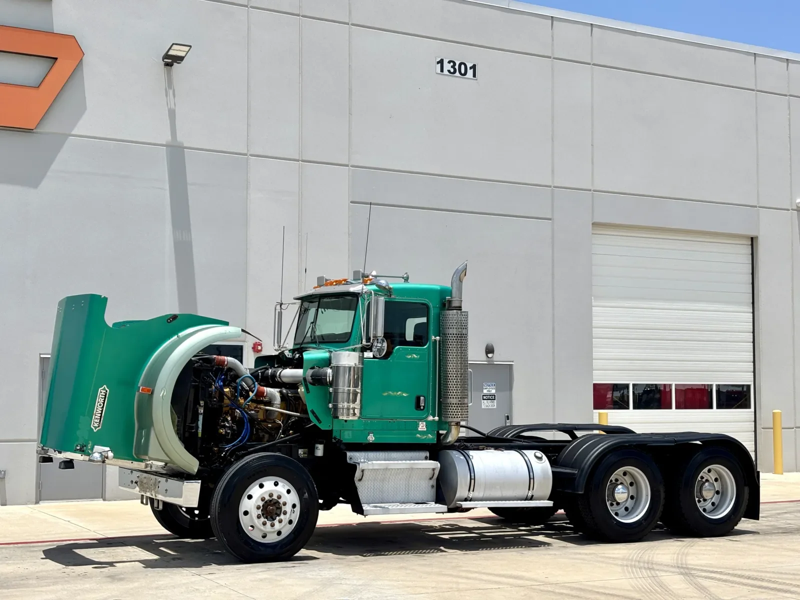 2003 Kenworth W900 - image 10