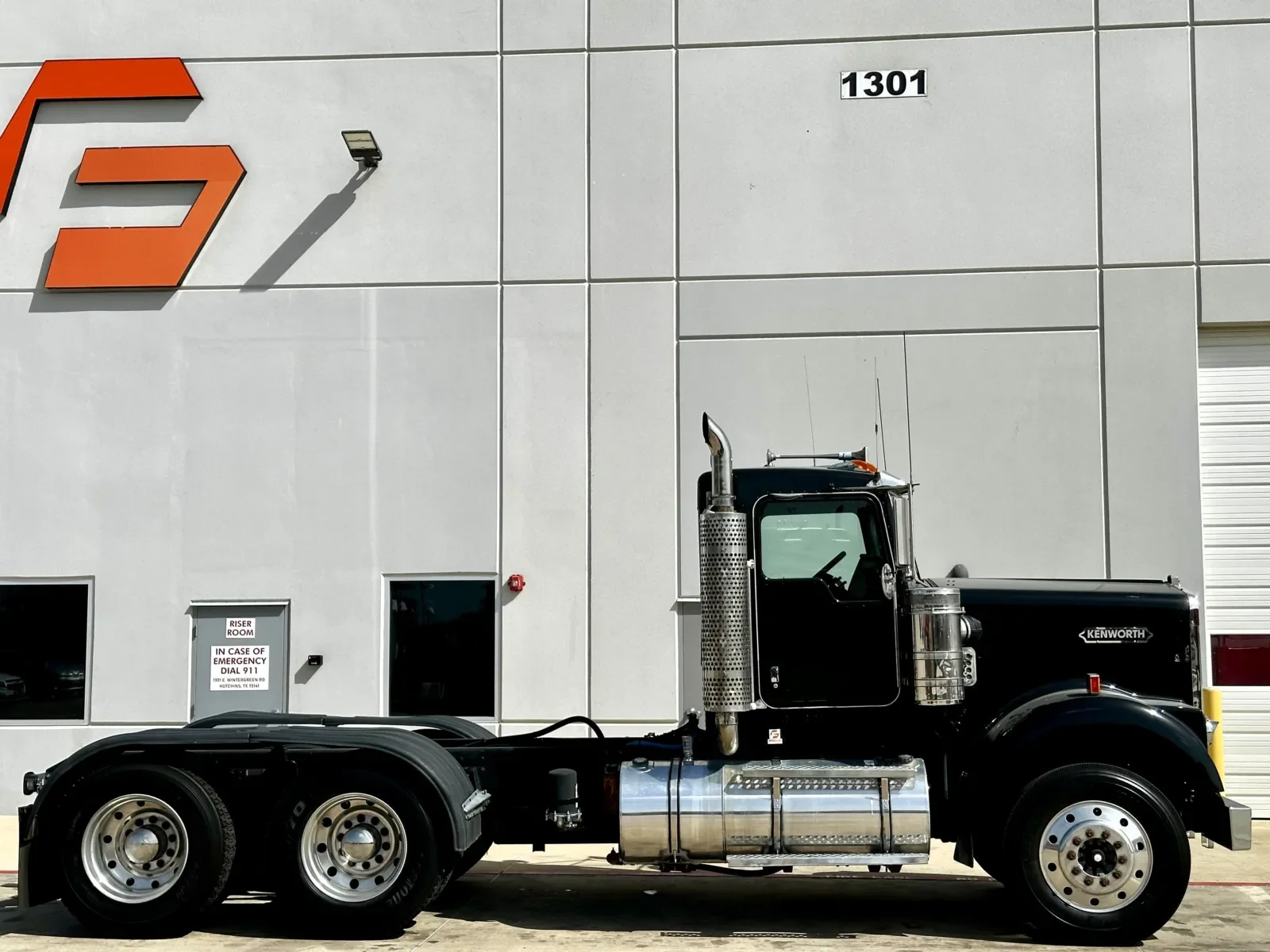 2003 Kenworth W900 in Hutchins, TX — photo 3