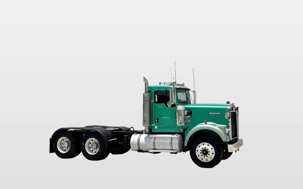 2003 Kenworth W900 - image 1
