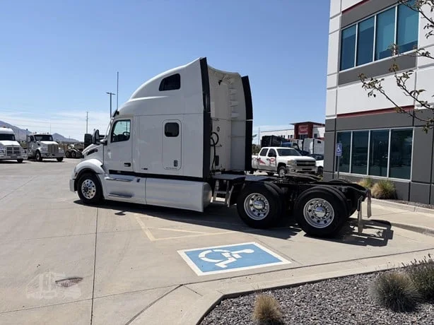 2024 Peterbilt 579 in Salt Lake City, UT — photo 4