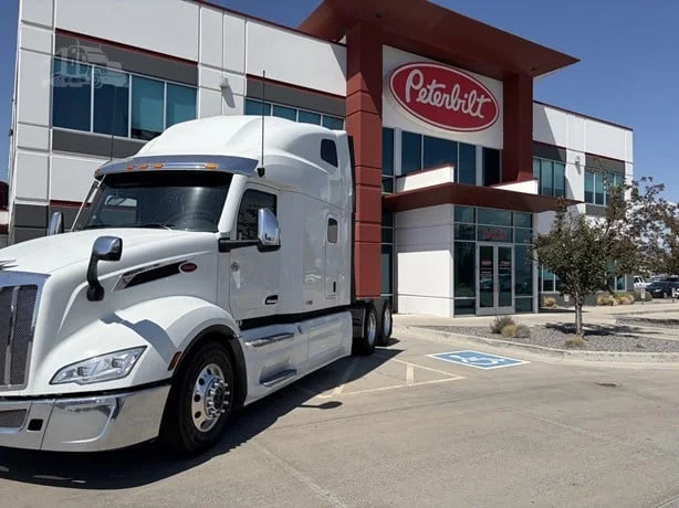 2024 Peterbilt 579 in Salt Lake City, UT — photo 2