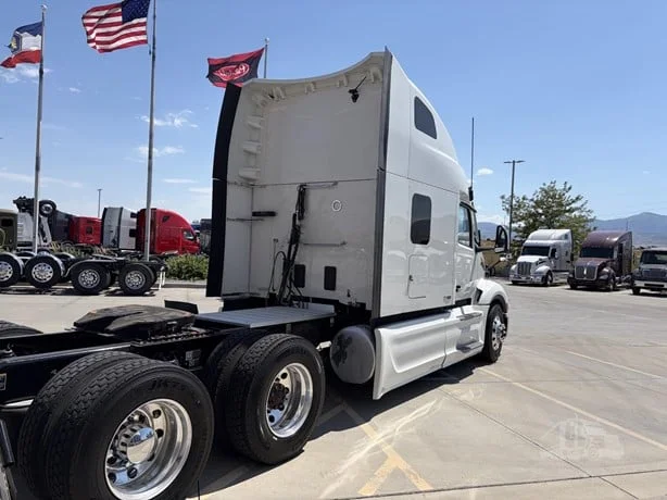 2024 Peterbilt 579 in Salt Lake City, UT — photo 6