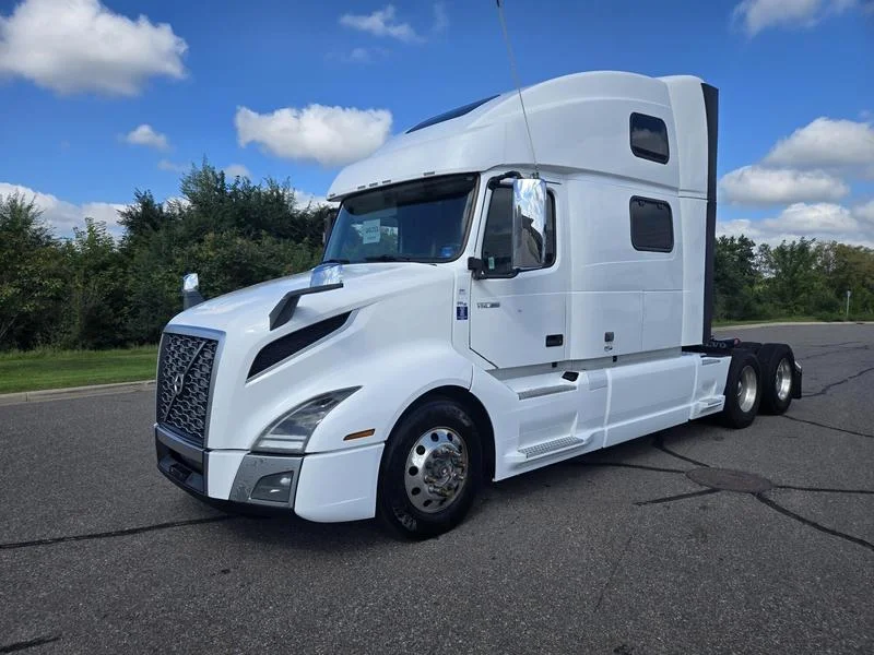 2020 Volvo VNL 860 in Elk River