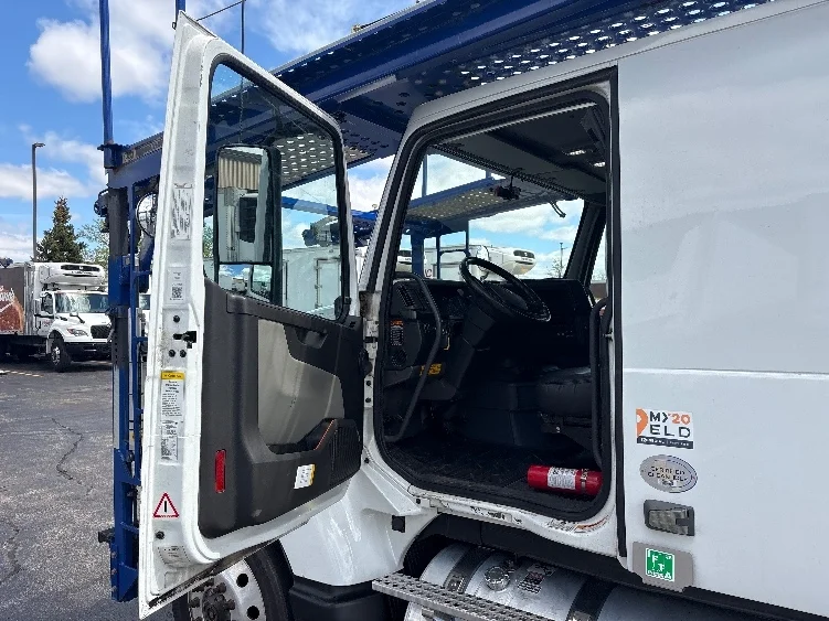 2020 Volvo in Sturtevant, WI — photo 9