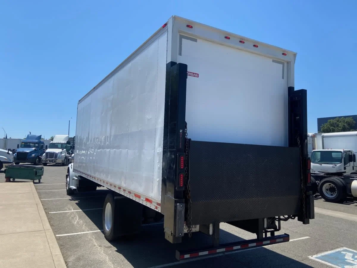 2018 Freightliner M2 106 in San Diego, CA — photo 6