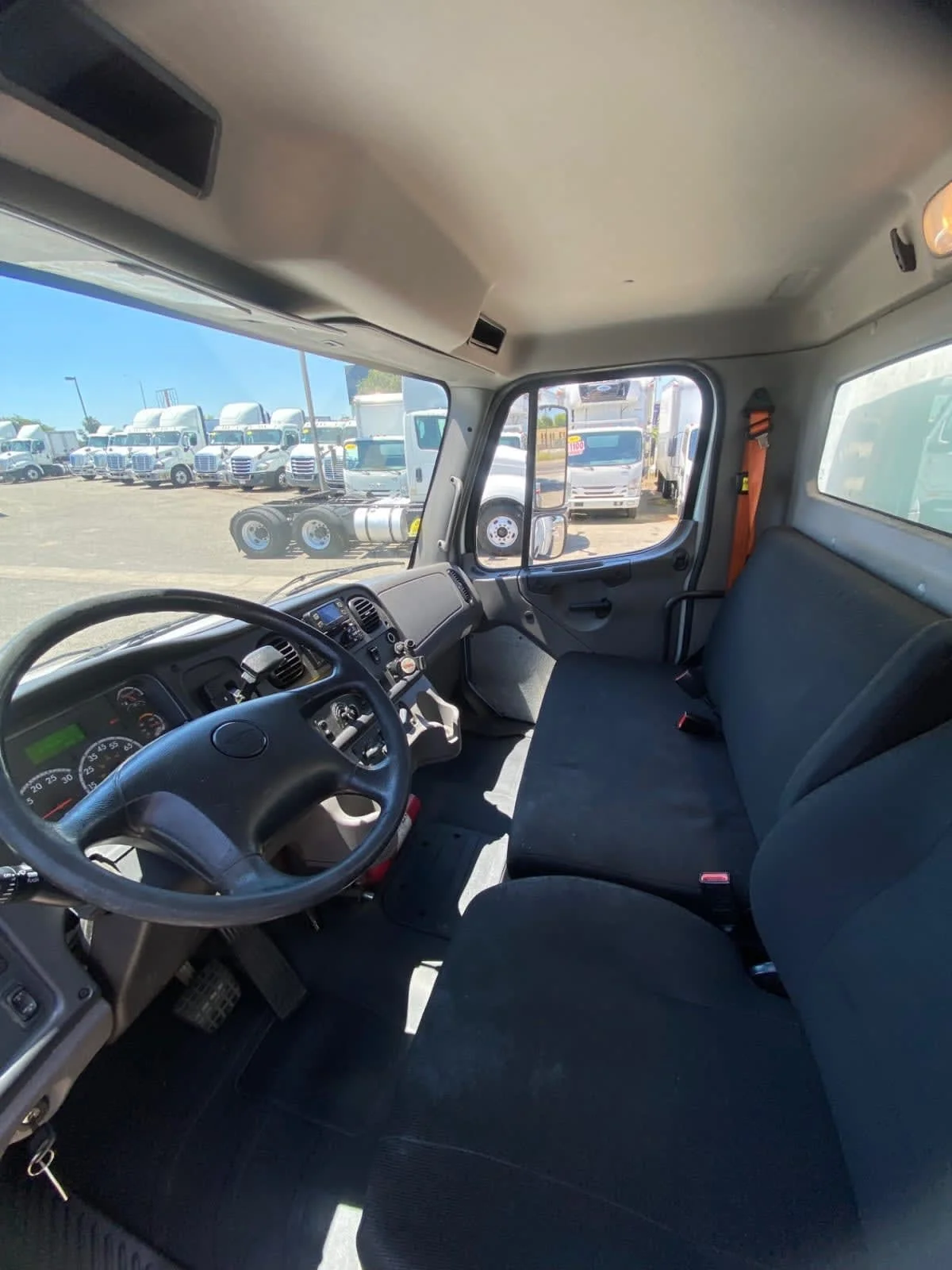 2018 Freightliner M2 106 in San Diego, CA — photo 7