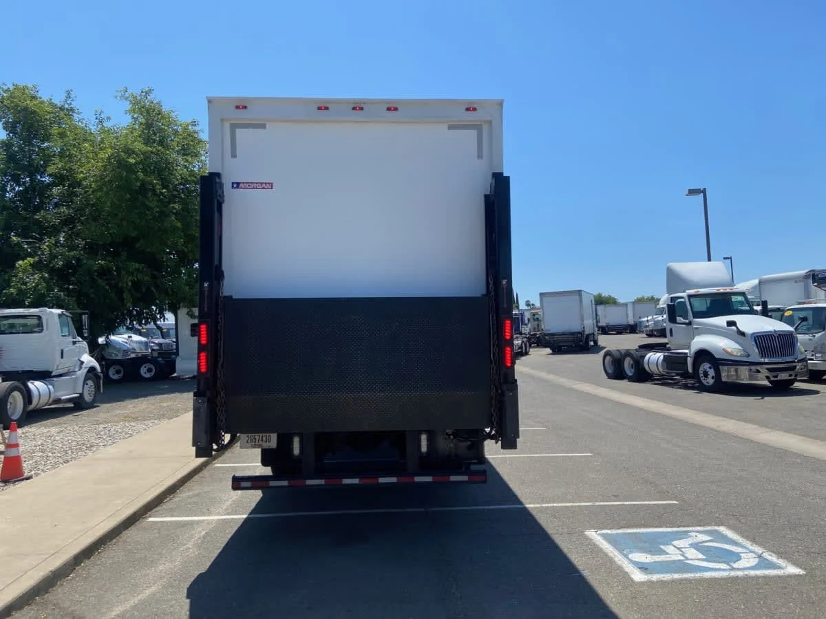 2018 Freightliner M2 106 in San Diego, CA — photo 5
