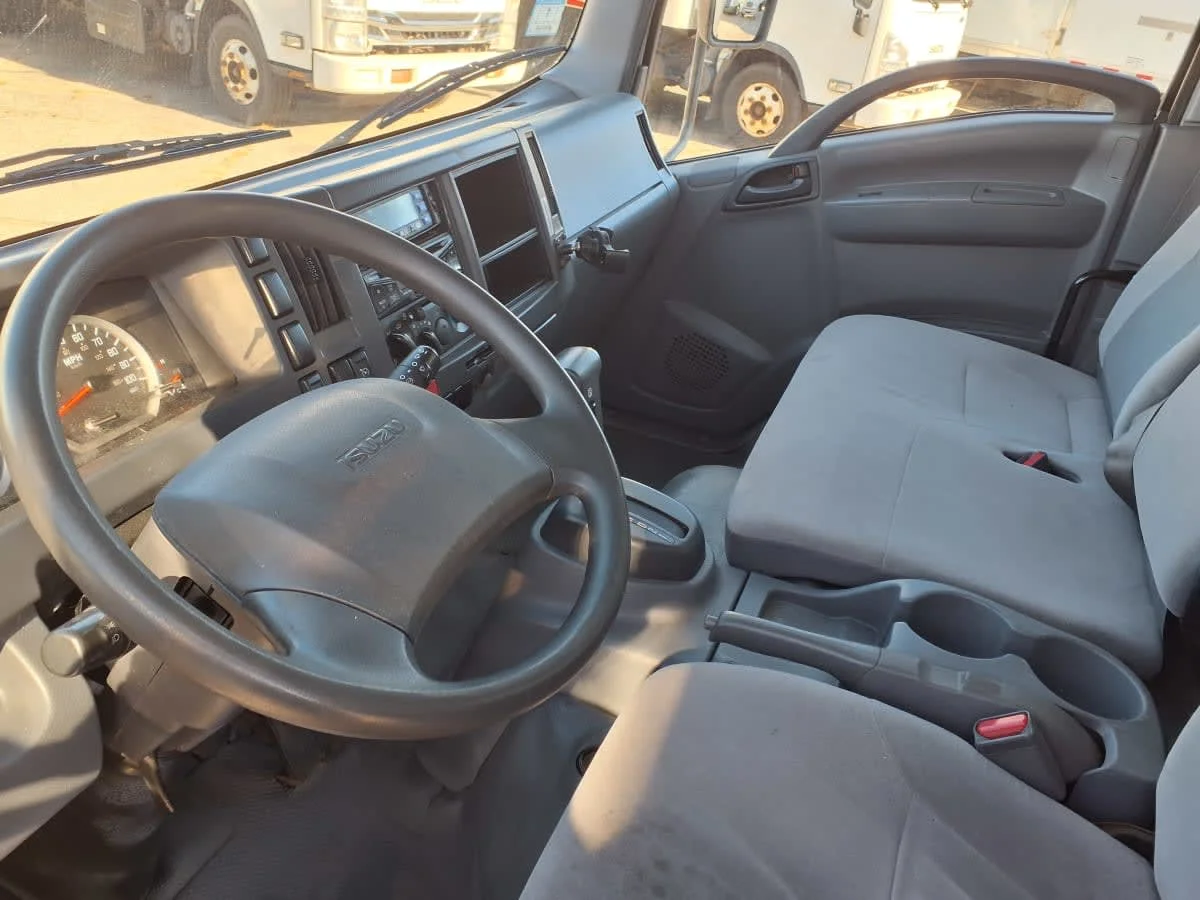 2018 Isuzu NPR - image 8