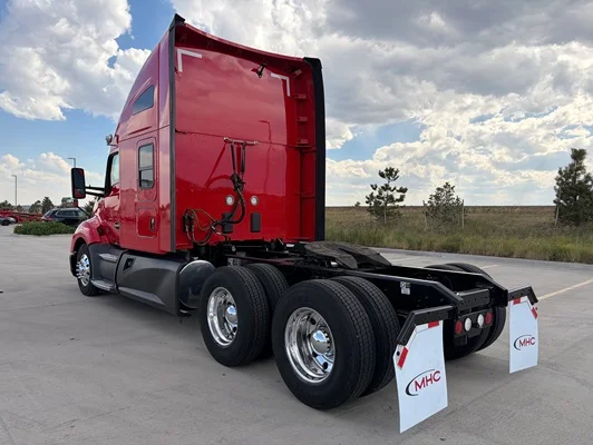 2022 Kenworth T680 in Englewood, CO — photo 9
