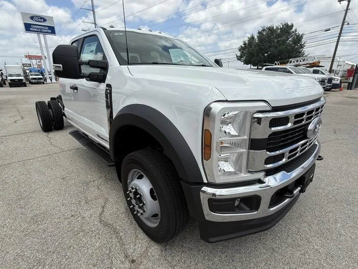2026 Ford F-550 — photo 8