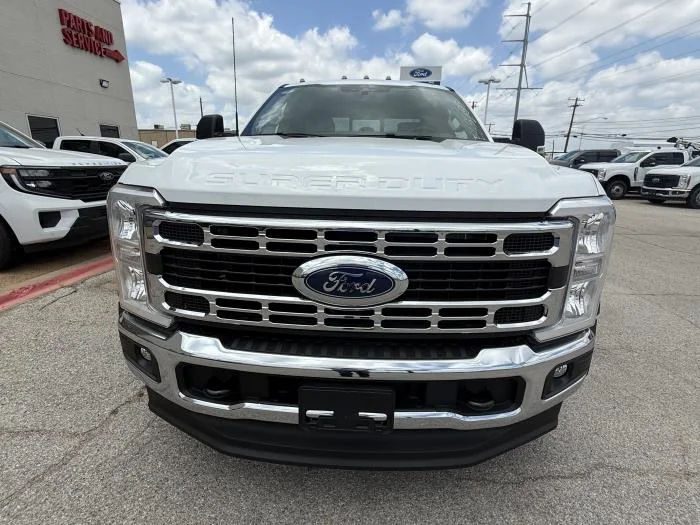 2026 Ford F-550 — photo 9
