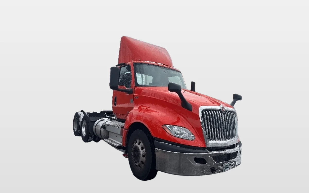 2021 International LT - image 1