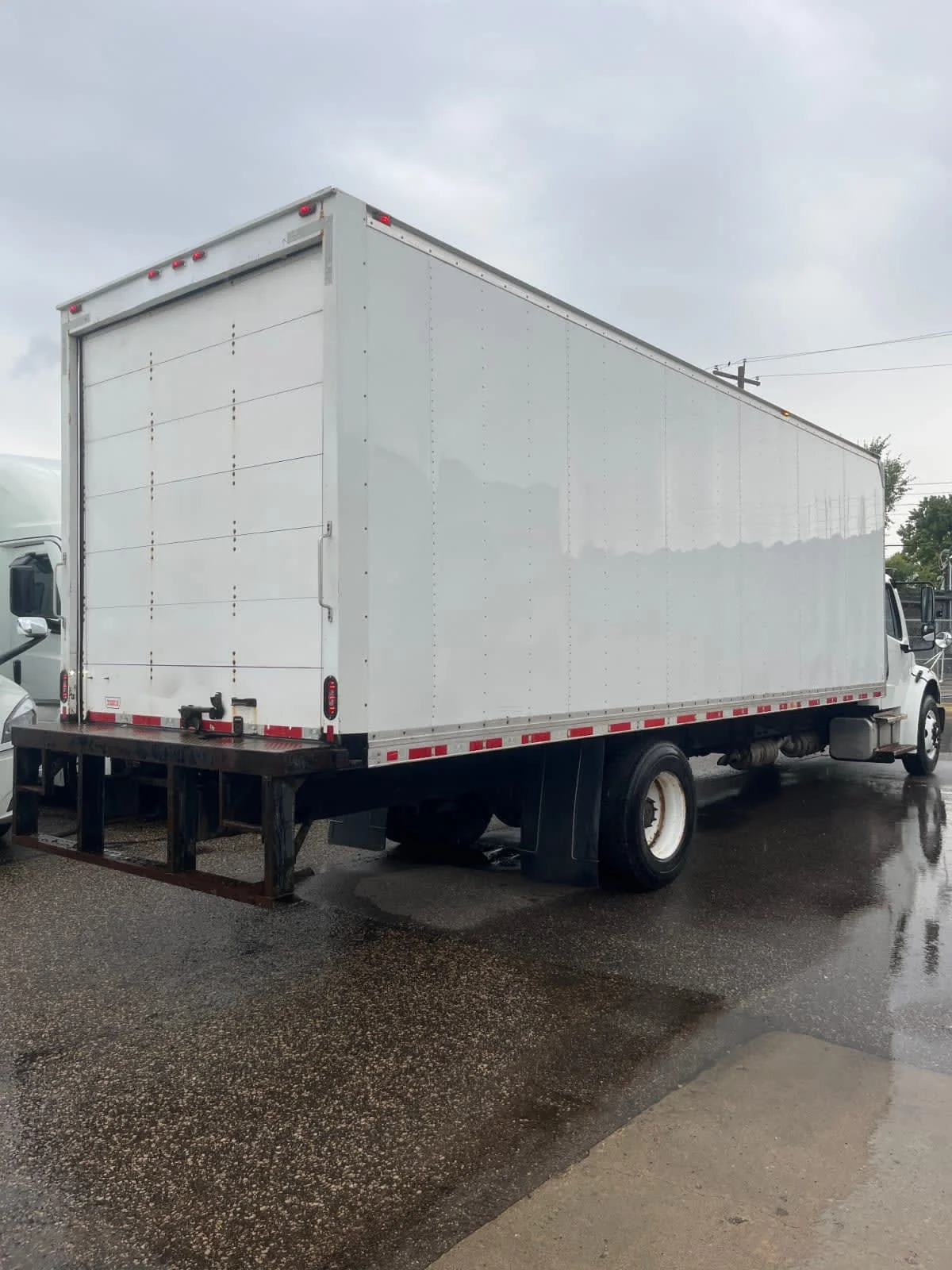 2020 Freightliner M2 106 in Minneapolis, MN — photo 4