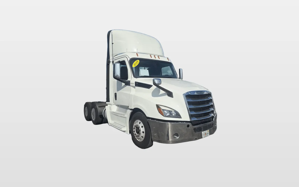 2019 Freightliner - image 1