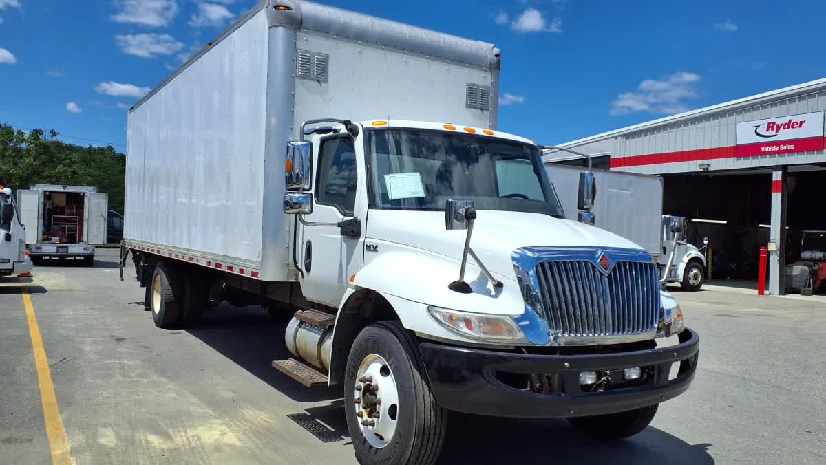 2020 International MV in Salisbury, MA — photo 3