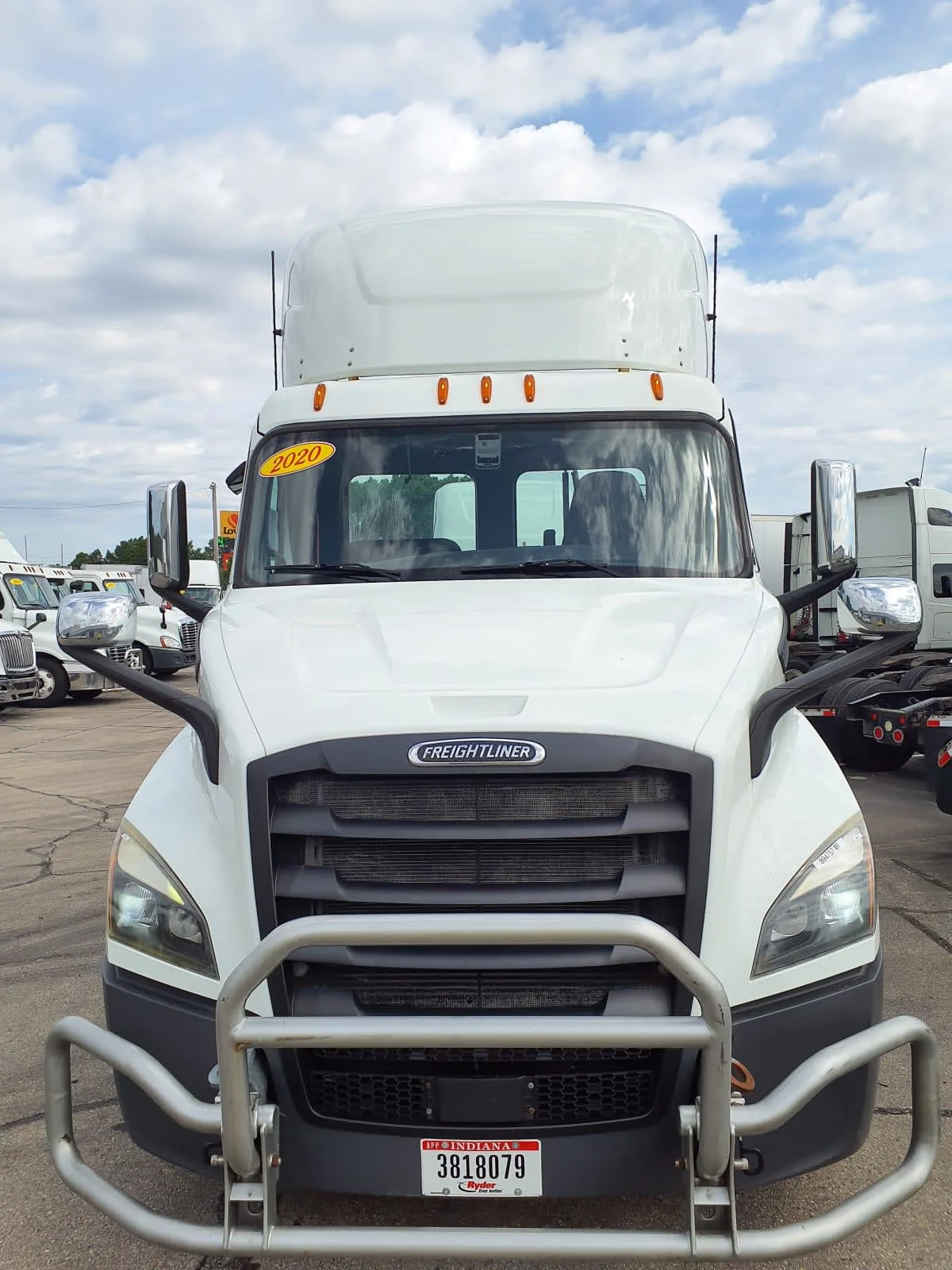 2020 Freightliner Cascadia in Oak Creek, WI — photo 2
