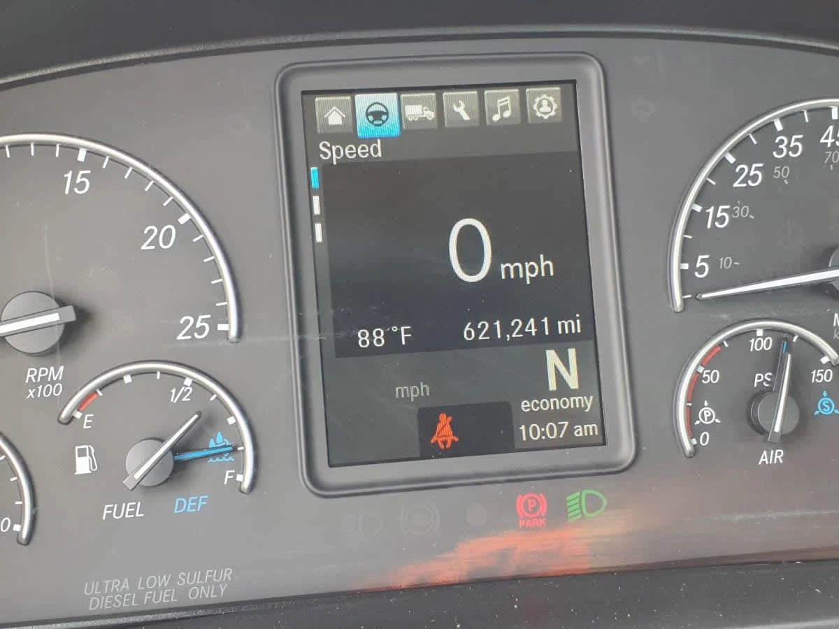 2020 Freightliner Cascadia in Oak Creek, WI — photo 9