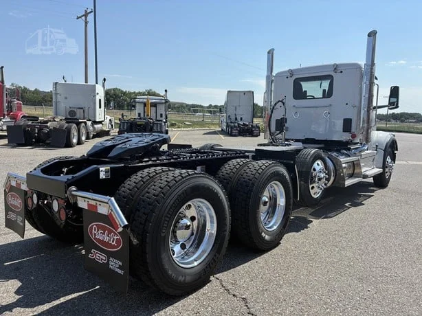 2027 Peterbilt 567 in Billings, MT — photo 4