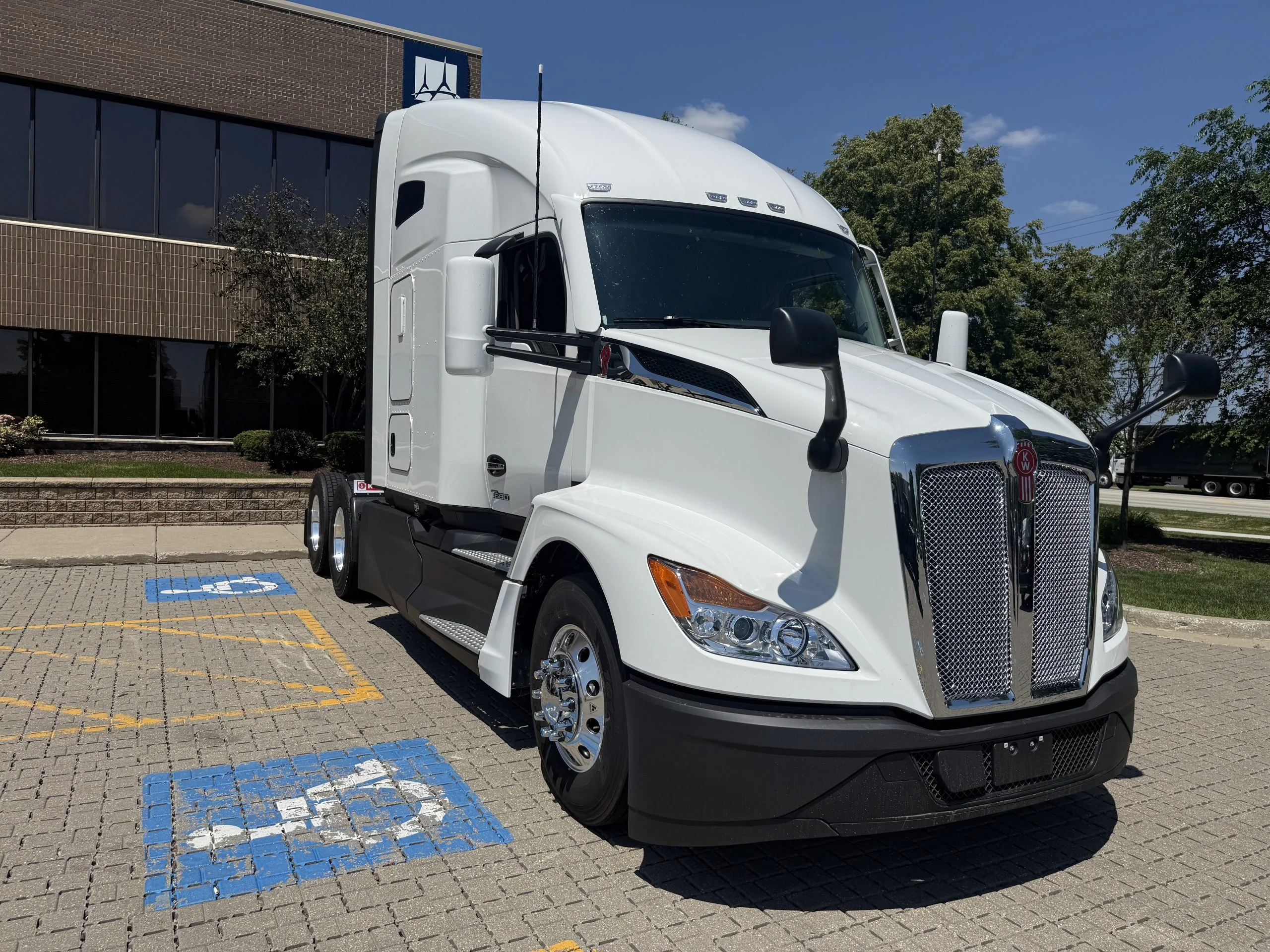 2026 Kenworth in Wood Dale, IL — photo 3