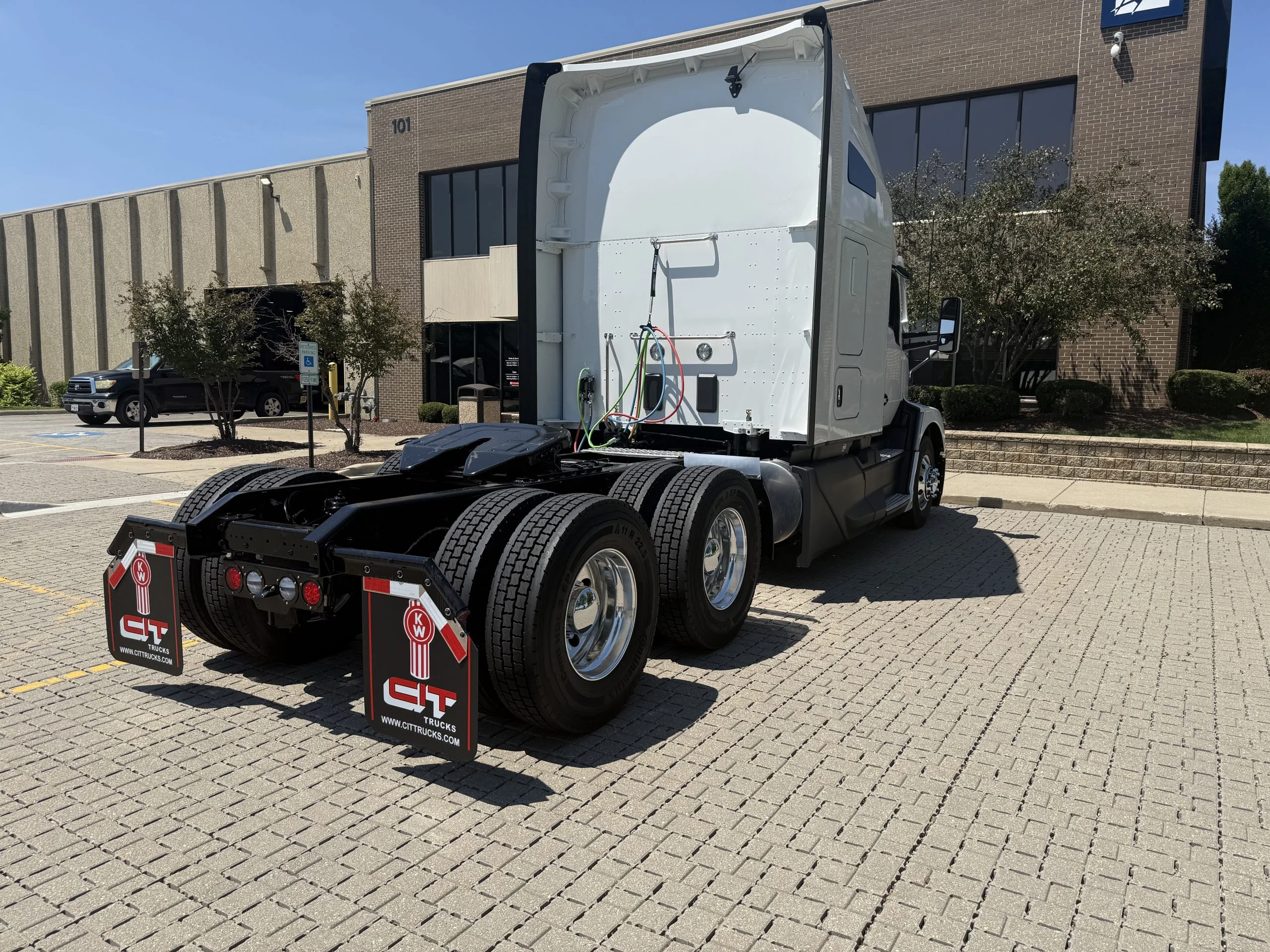 2026 Kenworth in Wood Dale, IL — photo 6