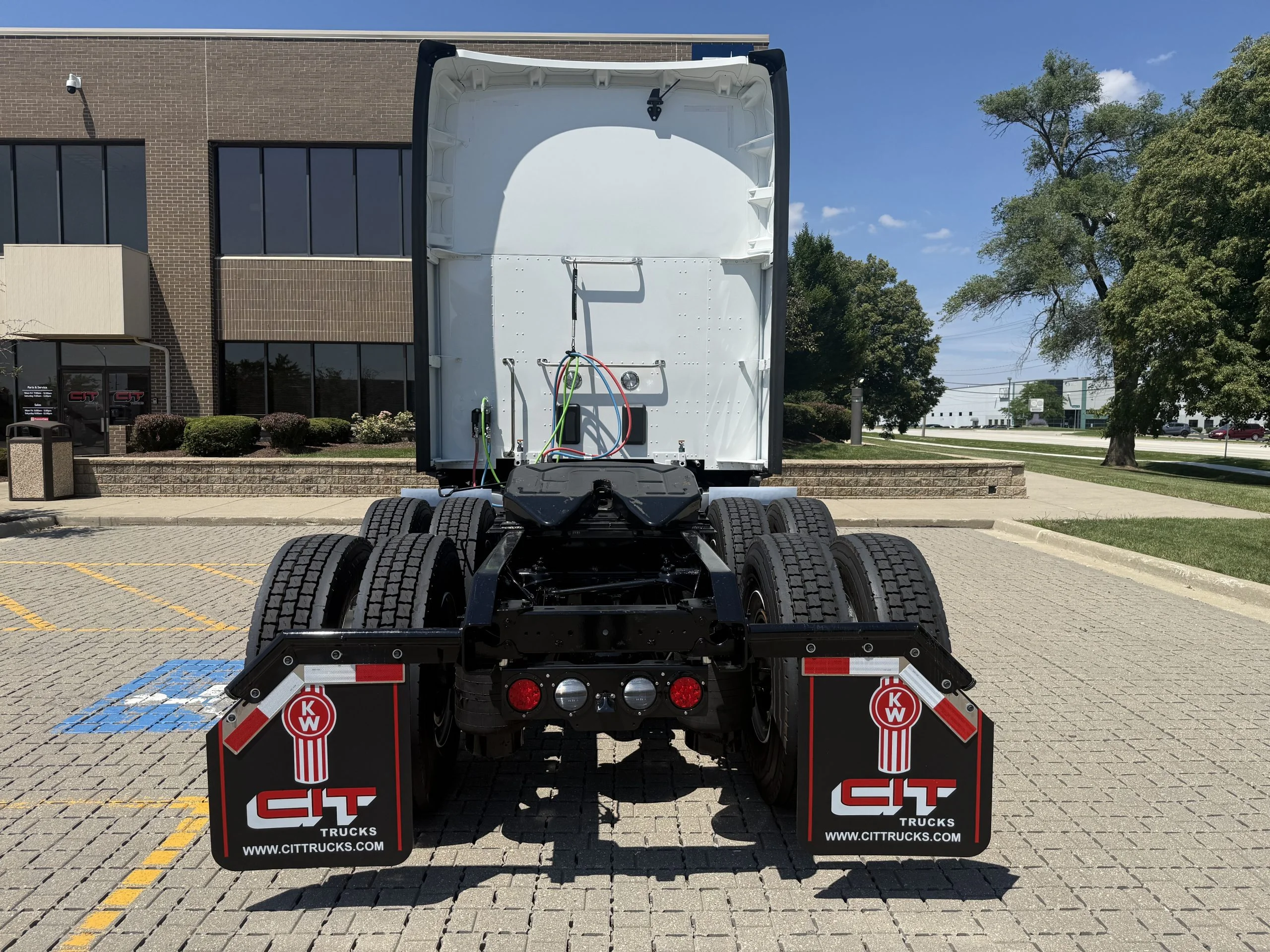 2026 Kenworth in Wood Dale, IL — photo 4