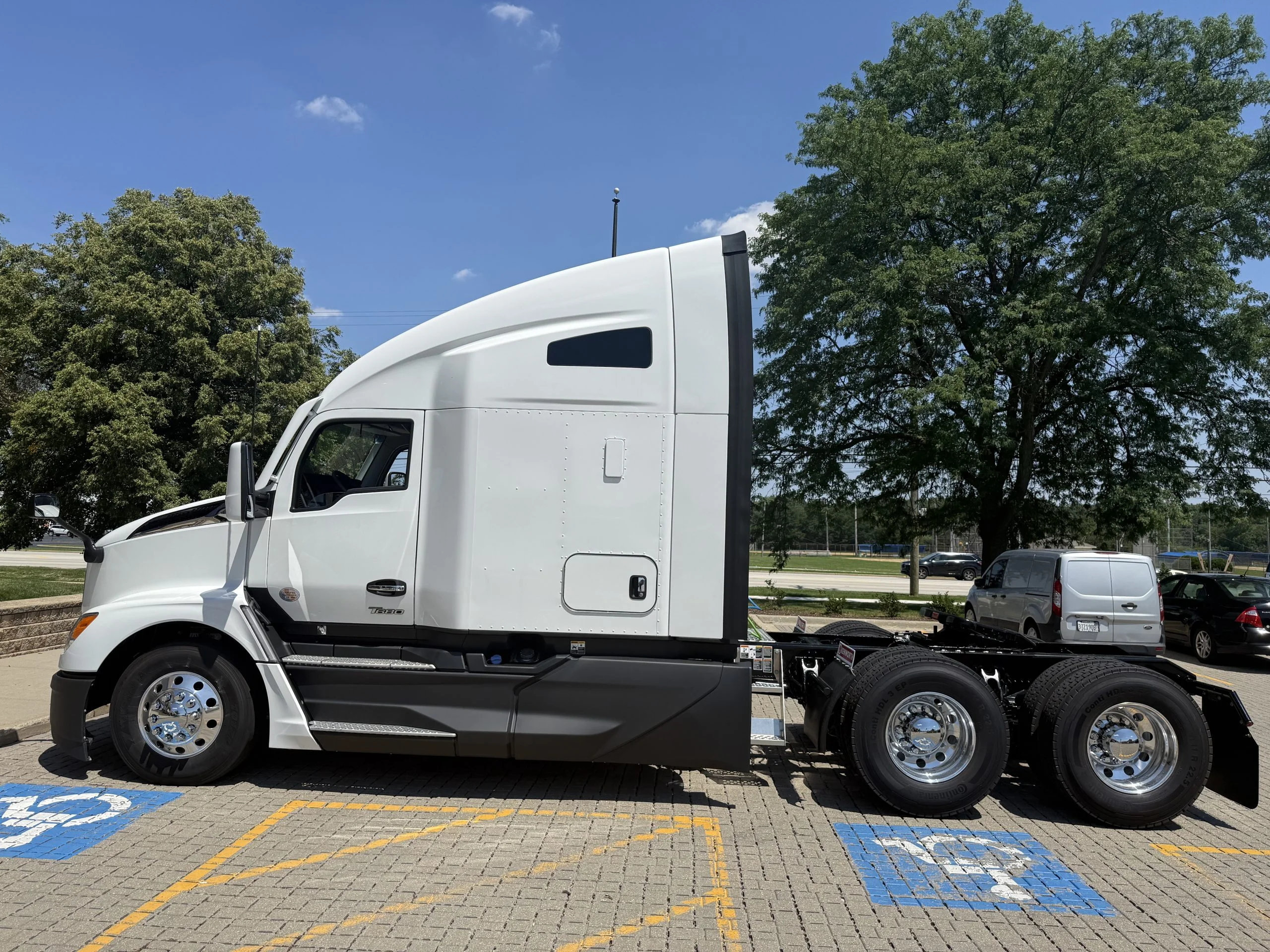 2026 Kenworth in Wood Dale, IL — photo 5