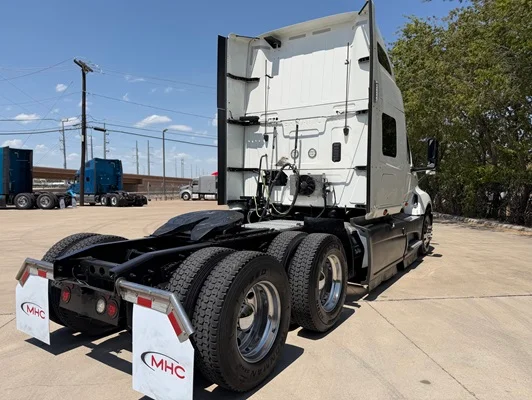 2022 International LT in Fort Worth, TX — photo 27