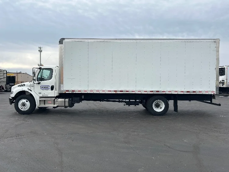 2023 Freightliner M2 106 - image 4