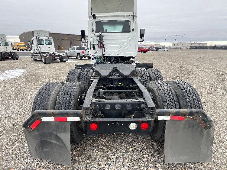 2019 International LT in Yakima, WA — photo 6