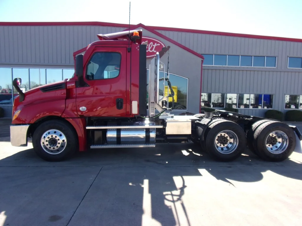 2021 Freightliner Cascadia - image 11