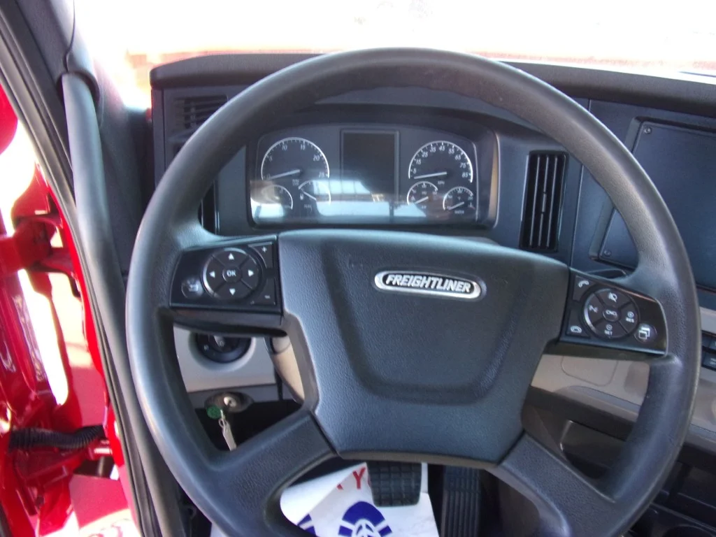 2021 Freightliner Cascadia - image 15