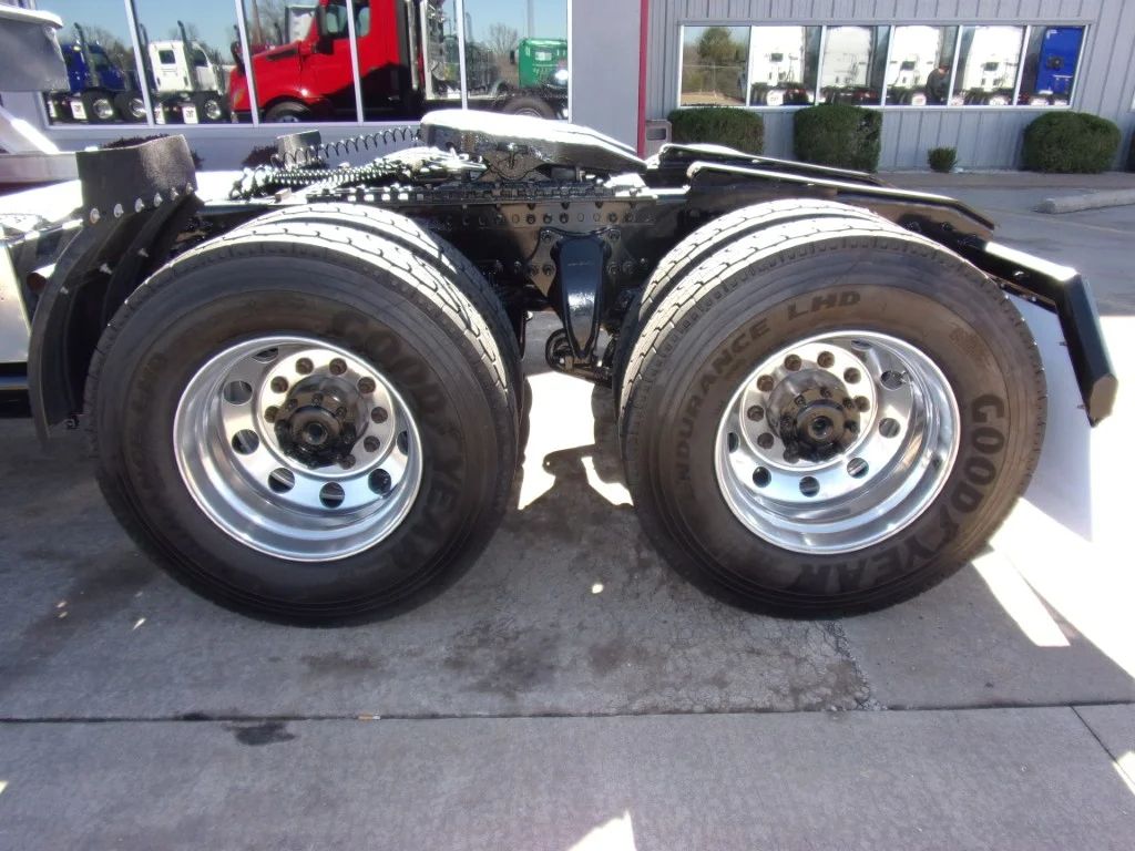 2021 Freightliner Cascadia - image 10